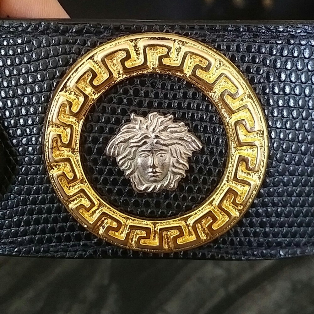HOST PICK! GIANNI VERSACE - 90s iconic medusa leather belt - Picture 6 of 7
